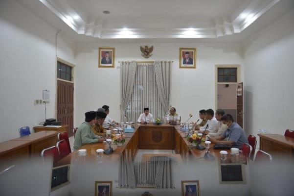 Tuan Rumah HUT Nasional, Gubri Bertemu Pengurus SPS Cabang Riau 